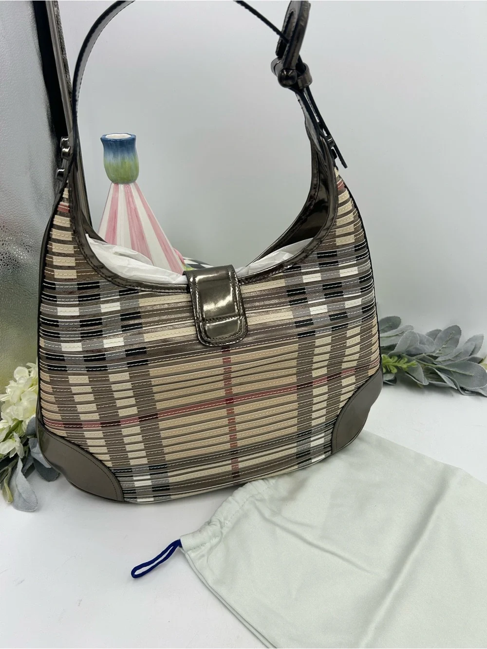 Women's Burberry Brooke hobo Bag canvas check made in Italy pristine condition